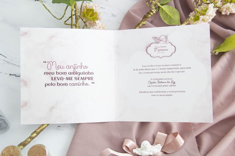 Convite de Batizado Anjos personalizado, idealizado e produzido pela Ideia Genial, especialista em convites de casamento personalizados e datas especiais.