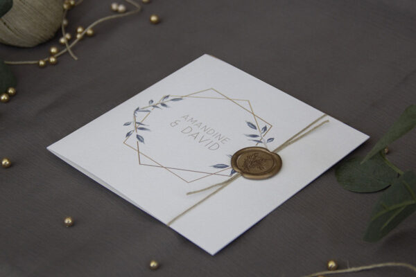 Convite casamento rústico quadrado Hawaiian Gardens, tem o cartão em papel com textura, lacre de cera dourada standard